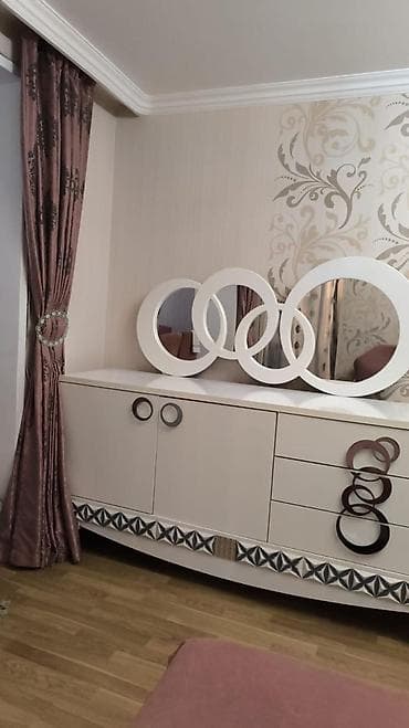 Toy paltarları: Bine qəsəbəsində satılır təcili hərəsin öz qiyməti var — 10