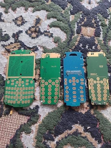 3 birinde printer: Köhnə düyməli mobil telefonlar üçün anakart/plata dəsti - Şəkillərdə — 1