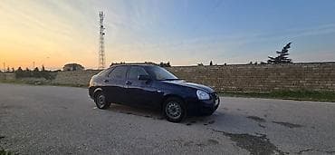 VAZ (LADA): Lada Priora hetçbek – tünd mavi rəng Xüsusiyyətlər: - Kuzov: 5 qapılı — 9
