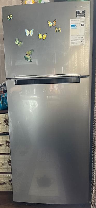 ТВ и видео: Б/у 2 двери Samsung Холодильник Продажа, цвет - Серый, Встраиваемый — 1