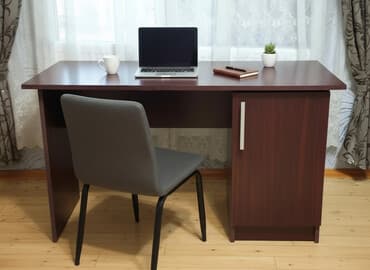 купить компьютерный стол: Прямой стол, С полками, Без выдвижных ящиков, Ламинат простой — 1