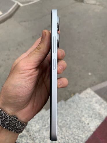 rog phone qiymeti: Məhsul: Smartfon Xüsusiyyətlər və detallar: - Korpus: düz kənarlı — 4