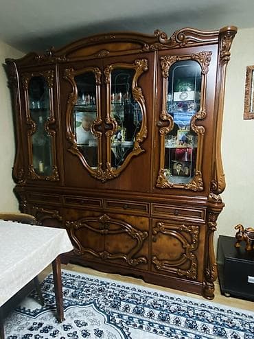 agaclar: Klassik üslubda böyük vitrin-bufetdən - Material: massiv ağac və MDF — 1