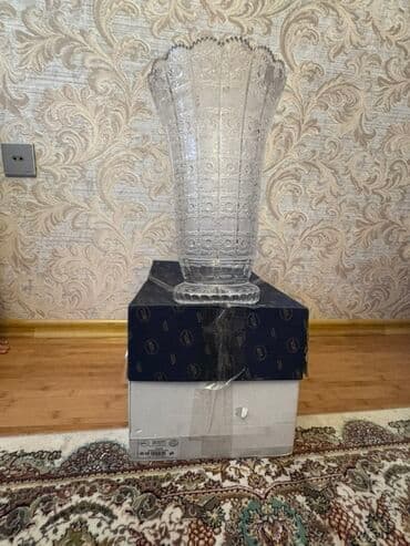 yuxuda gul qabi görmek: Bir vaza, Xrustal — 1