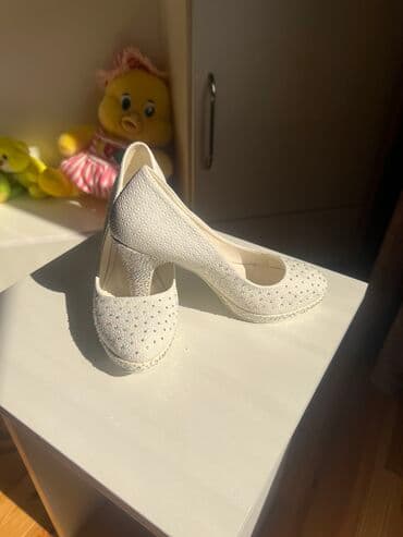 Audi: Tuflilər, Ölçü: 37, rəng - Ağ, İşlənmiş — 2