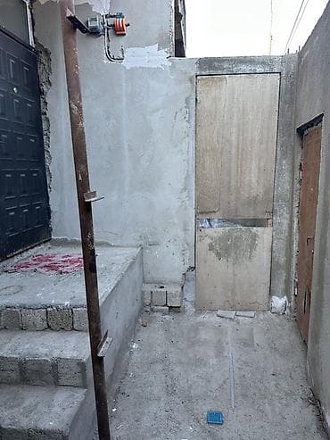 sumqayitda tecili satilan evler: Azadliq metrosuna yaxin Resulzade qesebesinde 100 nomreli mektebin — 6