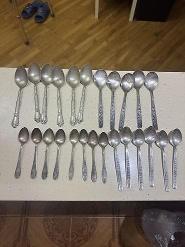 Köhnə dizaynlı metal qaşıqlar dəsti - Sayı: ümumilikdə çoxlu müxtəlif