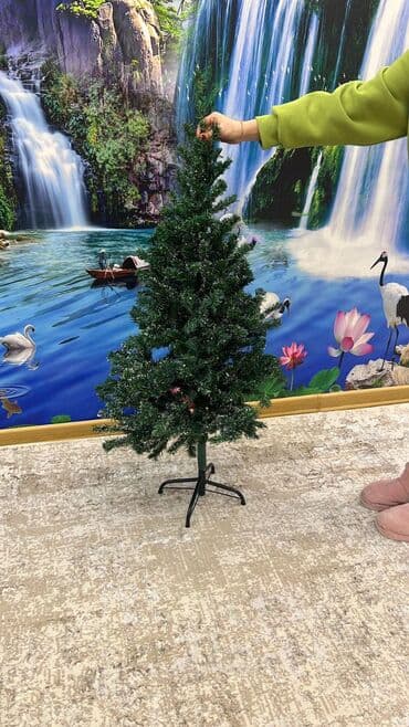 Asılqanlar: Yolka 1.20 olcu 30 azn 🏡 Xirdalan 🚚 Ödənişli çatdırılma var ⚡️⚡️ lale — 1