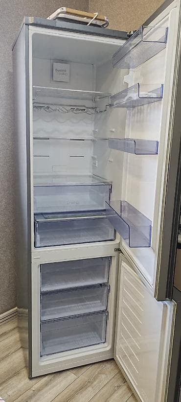 metbex soyuducu: İşlənmiş 2 qapılı Beko Soyuducu Satılır, rəng - Qara, Dolab içi — 3