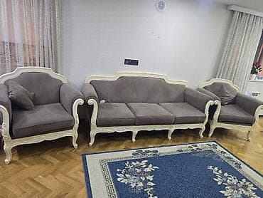 kirislo: Divan 2 kreslo satilir . Super vezyetde yerli mal deil. Qiymeti 320 — 1