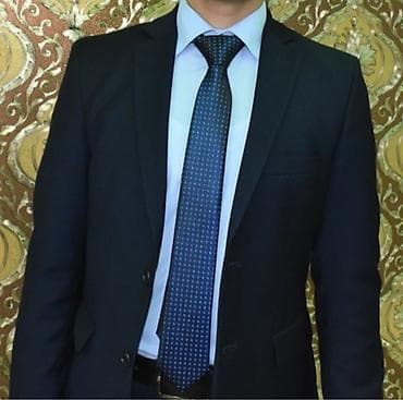 Kişi geyimləri: Təmiz və səliqəli qalıb. Uyğun kalustuk hədiyyə veriləcək. Yaz payız — 1