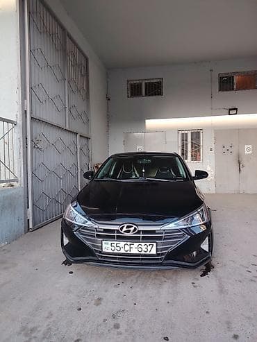 Avtomobil satışı: Hyundai Elantra sedan – qara rəng, modern dizayn və aerodinamik — 1