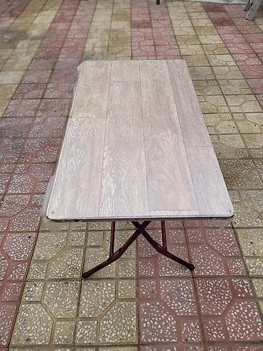reception stolu satilir: İşlənmiş, Dördbucaq masa — 4