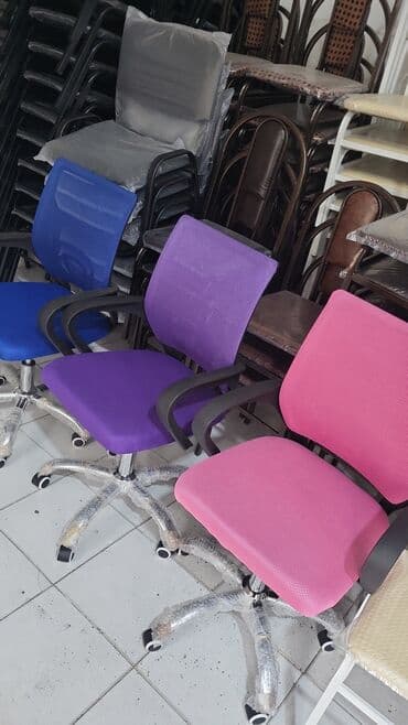 купить офисный стул бу: Fırlanan təkərlər və hündürlüyü tənzimlənən oturacaqla təchiz olunmuş — 7