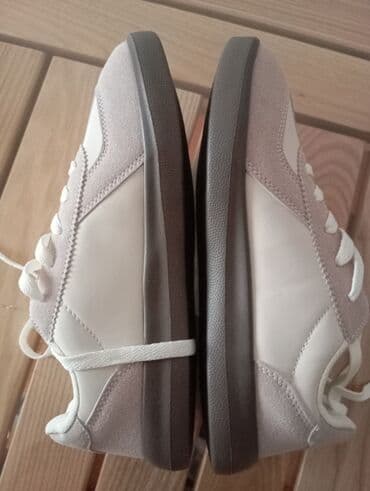 parca krasofkalar: Unisex idman ayaqqabısı - Rəng: krem-ağ üst hissə, açıq bej süet — 3