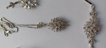 qız kurtkaları: Dəstə daxildir: Üzük, Sırğa, Bilərzik, Ağ qızıl, 750 Əyar, 23 g — 3