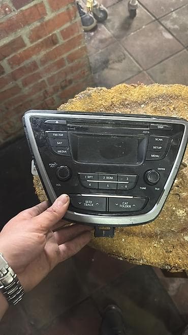 Avtomobil üçün orijinal multimedia/radio başlıq bloku Xüsusiyyətlər — 1