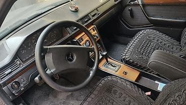 mercedes qapi: Mercedes-Benz E-Class W124 sedan - Kuzov: 4 qapılı sedan, tünd boz — 7