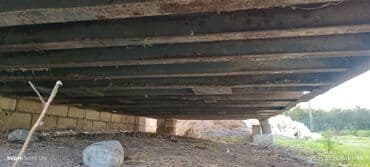 вешалка для одежды напольная: Dəniz konteyneri – 20 fut (təxminən 6 m) metal yük konteyneri — 1