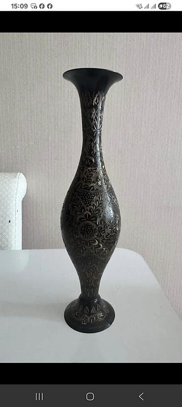 piona gülü: Bir vaza, Metal — 1