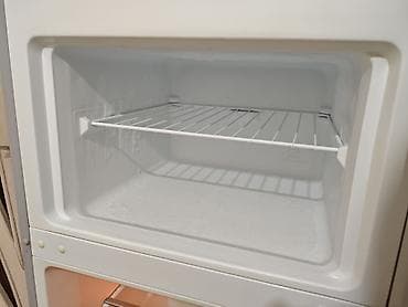 sharp soyuducu servis: İşlənmiş 2 qapılı Midea Soyuducu Satılır, rəng - Boz, Dolab içi — 6