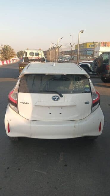 agv kask qiymeti: Toyota Aqua: 1.5 l | 2019 il — 5