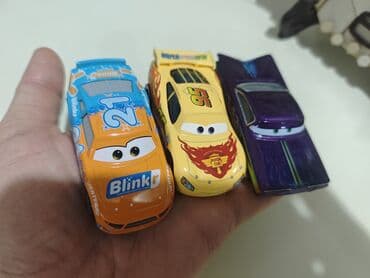 “Cars” (Maşınlar) animasiya filmindən ilhamlanan metal oyuncaq maşın