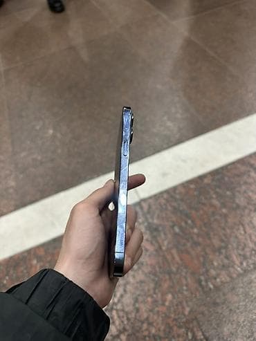 nothing: IPhone 13 Pro Max, Göy — 5