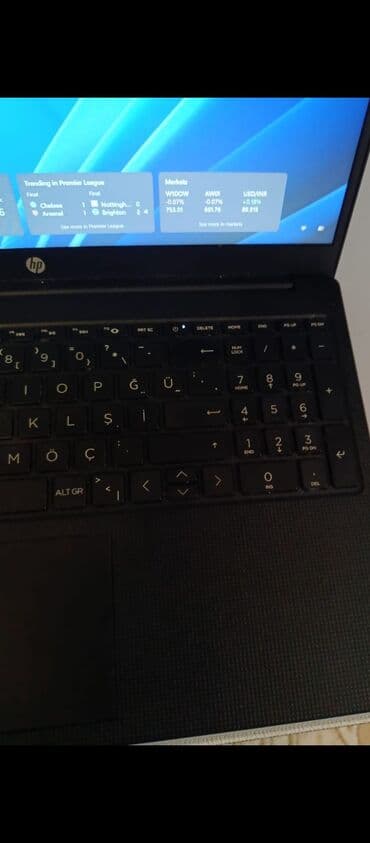 Masaüstü kompüterlər və iş stansiyaları: HP noutbuk alt tarafında küçük bir çatlak vardır ama hiç bir — 6