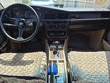 mersedes c300: Mercedes-Benz 190 (W201): 2 l | 1990 il Sedan — 4