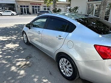 mercedes 208 d: Kia Rio sedan – gümüşü 2013 il 291km tecili satilir pul lazim oldugu — 7