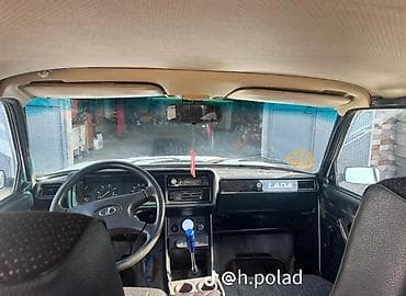 maşın 010: Lada 2107 sedan – klassik dizaynlı, ağ rəngdə. Texniki xüsusiyyətlər — 3