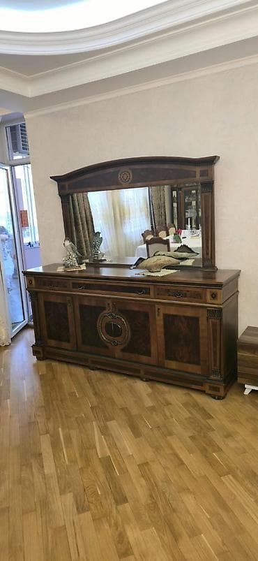 Bufetlər: Klassik üslubda böyük güzgülü bufet - Material: keyfiyyətli massiv — 1