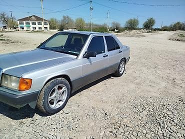 hyundai accent 2008: Mercedes-Benz 190 (W201) sedan - Korpus: 4 qapılı sedan, gümüşü rəng — 3