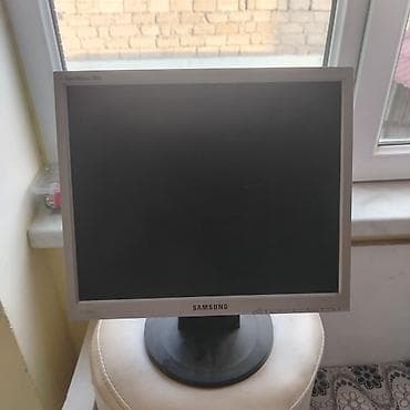 samsung notebooklar: Samsung SyncMaster 720N LCD monitor - Ekran diaqonalı: 17" - Kvadrat — 1