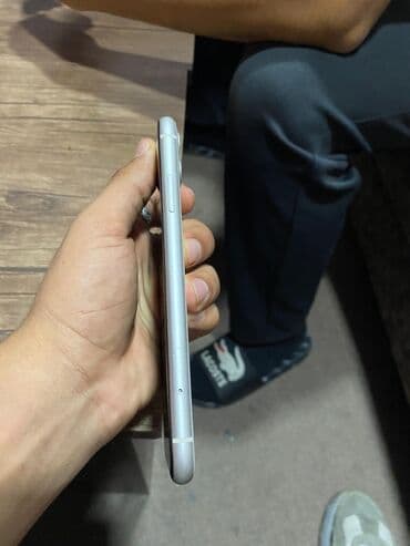 rengli printer satilir: IPhone 11, Серебристый — 2