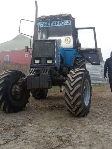 niva dal fara: Belarus MTZ traktoru - Model: Belarus MTZ (kabində “Беларус” yazısı) — 1