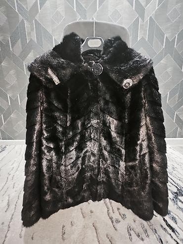 muncuqdan canta: Qadın kürkü – qara rəng, qapaqlı - Model: qısa palto/kate (A-kəsim) — 1