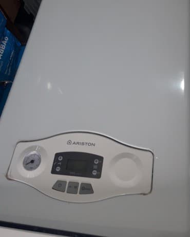 islenmis kombi radiatorlari: Ariston kombinin son modeli yenidir islenmeyib qurasdirilib binaya qaz — 1