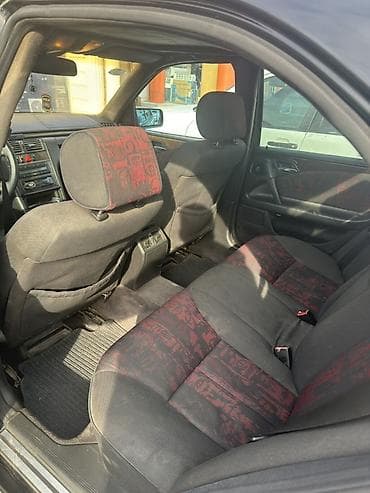 Mercedes-Benz E-Class: 2.4 l | 1998 il Sedan — 8