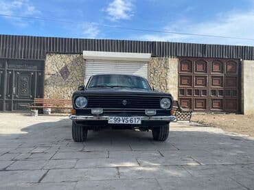 GAZ Volga 24 sedan - Kuzov: 4 qapılı, qara rəng, xrom ön-arxa