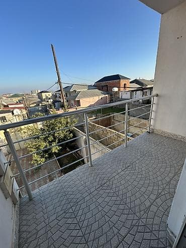 bina evi satilir: 4 otaqlı, 130 kv. m, Orta təmir — 8