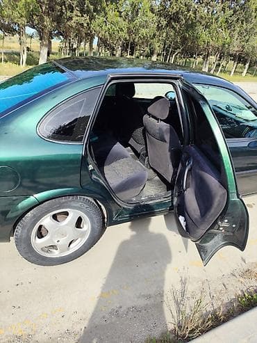 lezva diskler: Opel Vectra B sedan – tünd yaşıl rəng, 4 qapı, 5 yerlik rahat salona — 7