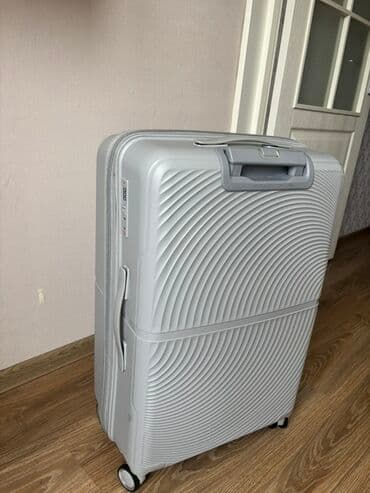 Sərt korpuslu böyük ölçülü səyahət çamadanı – açıq boz rəng. - Korpus lalafo.az -da Sərt korpuslu böyük ölçülü səyahət çamadanı – açıq boz rəng. - Korpus