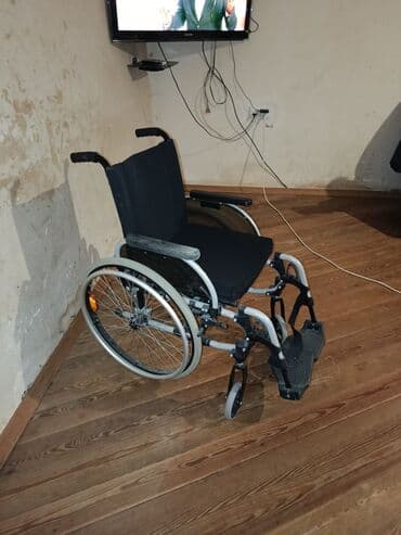 Медицинское оборудование: Manual əlil arabası təzədir istifade olunmub - Yüngül və möhkəm metal — 1