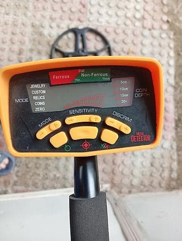 Metal Detector – yeraltı metal axtarıcısı Xüsusiyyətlər: - LCD