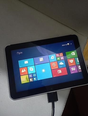 philips xenium 9@9d: 2 dene planset və 1 dene telefon,telefona qeydiyyat lazımdı,plansetler — 2