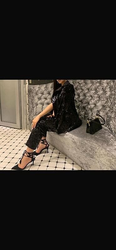 kostumlar: Məhsul: Qadınlar üçün iki dəst gecə geyimi 1) Qırmızı payetli axşam — 3