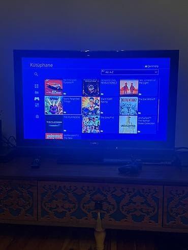 Sony PlayStation 4 (PS4) – 1 TB klassik model Paket: - PS4 konsolu