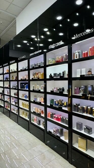 şuşə vitrinlər: Bu mağaza mebel dəsti dükanlar, apteklər, şirniyyat mağazaları və — 12